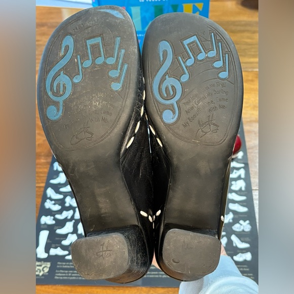 John Fluevog Operetta Malibran Red AND Black Heels Size 10 Project Shoes (2 prs) - Picture 4 of 16